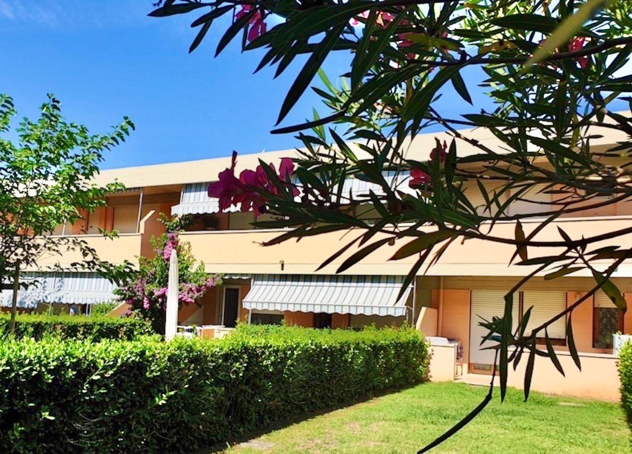 Isstravel, Holiday Homes In Marina Di Bibbona From 400 To 900 Meters From The Sea, Apartments 6 Beds With Private Outdoor Area Bagian luar foto